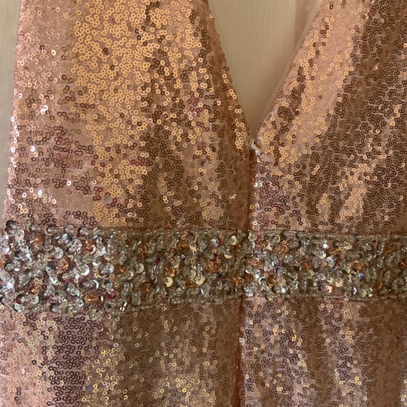 Rose gold sequin gown - Picture 4 of 8